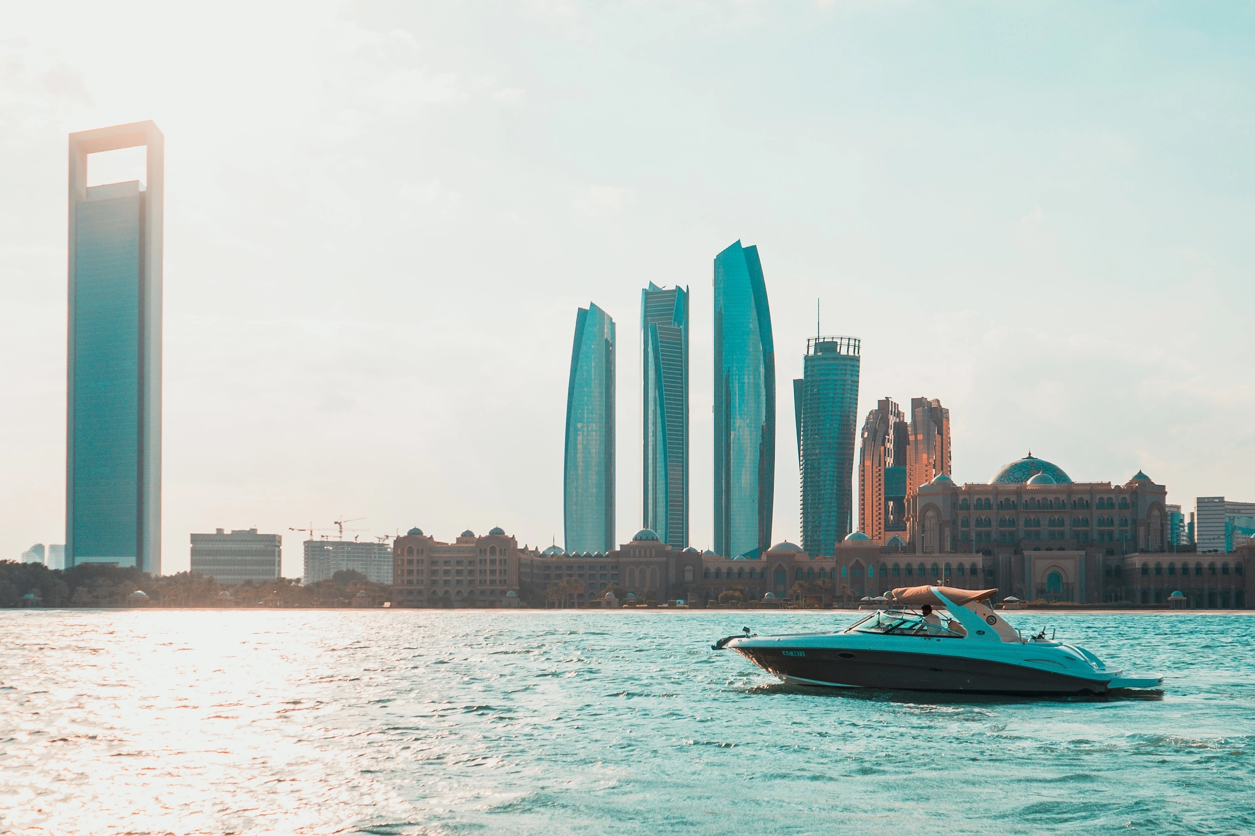 luxury-boating-emirates-palace-marina